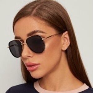 Black/Gold Aviator Sunglasses